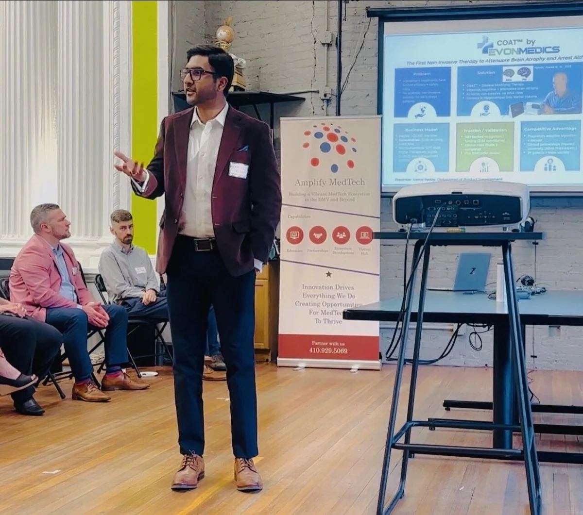 Vamsi Reddy presenting COAT at the Amplify MedTech Startup Showcase